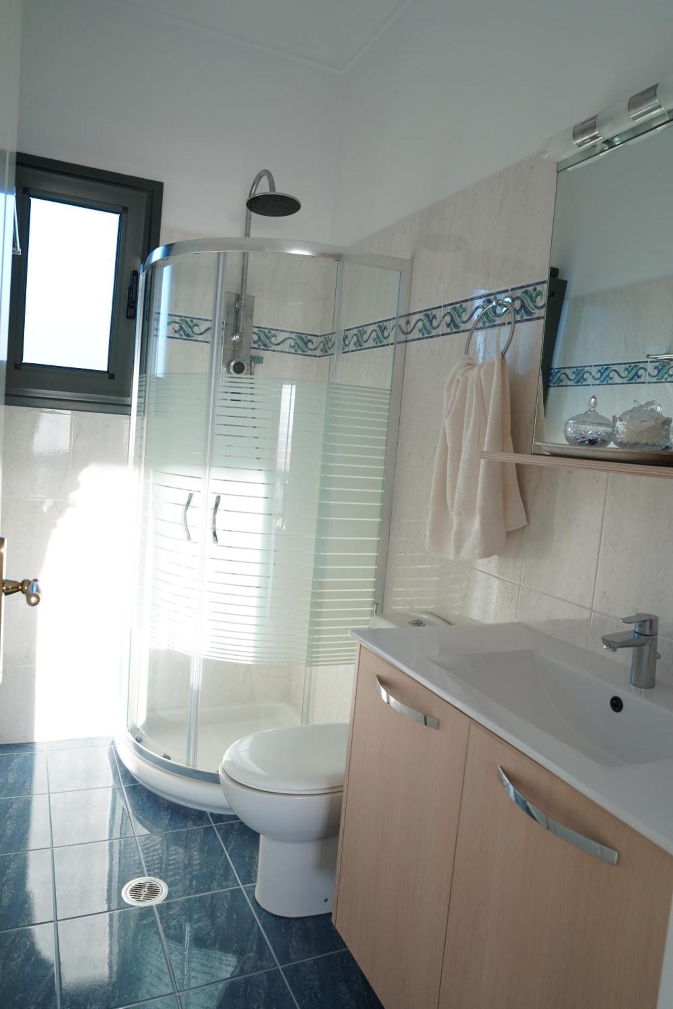 Villa βίλλα πηνελόπη με πισίνα σε ιδιωτικό λόφο με θέα